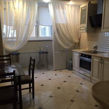 Сдается 2-х комнатная квартира, 65 м²
