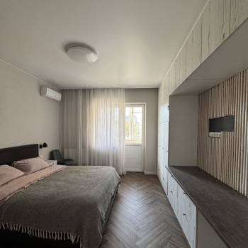 Продается 2-х комнатная квартира, 77 м²