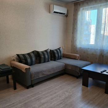 Сдается 1-комнатная квартира, 38 м²