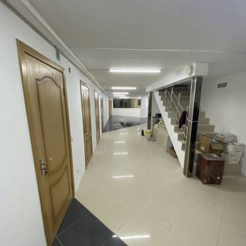 Продается Нежилое помещение, 182 м²