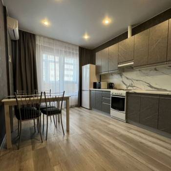 Сдается 1-комнатная квартира, 42 м²