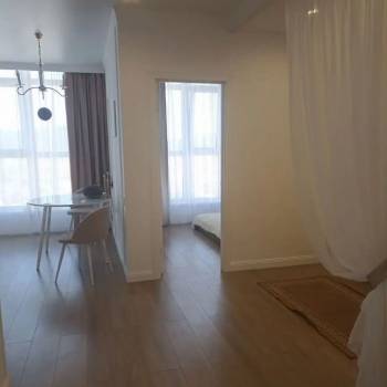 Продается 1-комнатная квартира, 42 м²