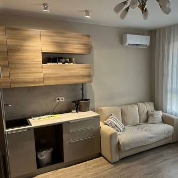 Продается 1-комнатная квартира, 43 м²