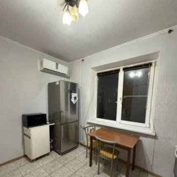 Продается 1-комнатная квартира, 37 м²