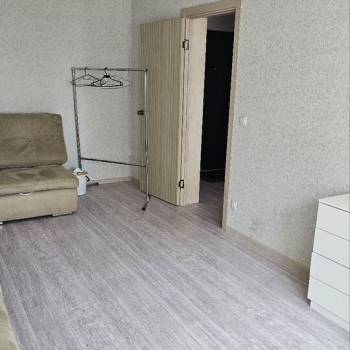 Продается 1-комнатная квартира, 37,9 м²