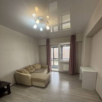 Сдается 2-х комнатная квартира, 77 м²