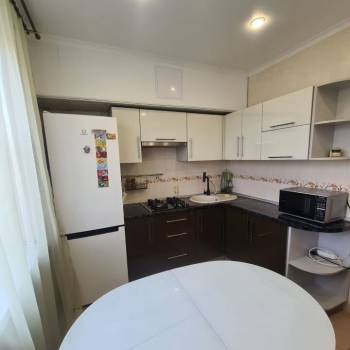 Сдается 1-комнатная квартира, 49 м²