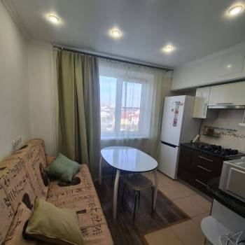 Сдается 1-комнатная квартира, 49 м²