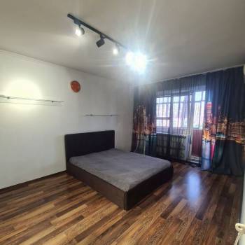 Сдается 1-комнатная квартира, 49 м²