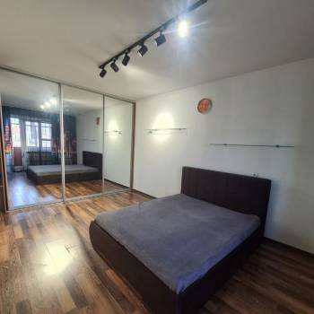 Сдается 1-комнатная квартира, 49 м²
