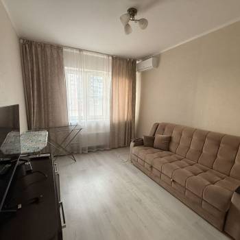 Сдается 1-комнатная квартира, 38 м²