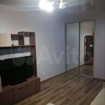 Сдается 1-комнатная квартира, 41 м²