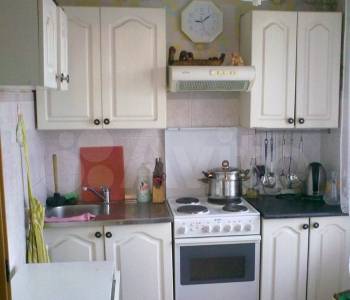 Продается Многокомнатная квартира, 77 м²