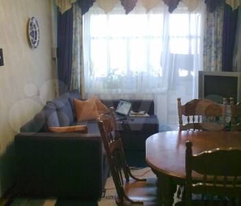 Продается Многокомнатная квартира, 77 м²