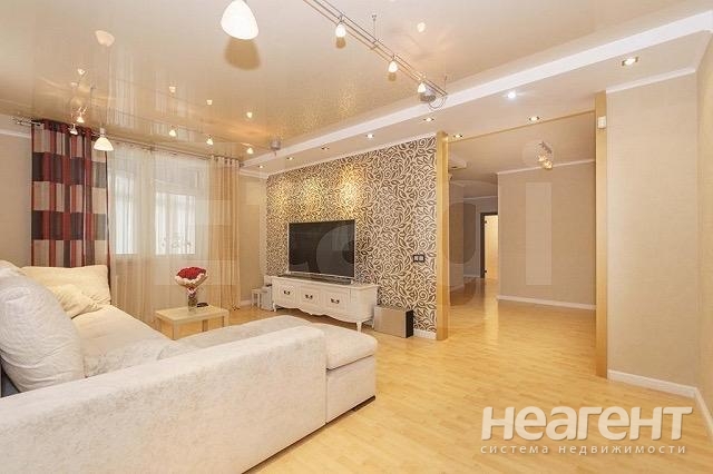 Продается Многокомнатная квартира, 147 м²