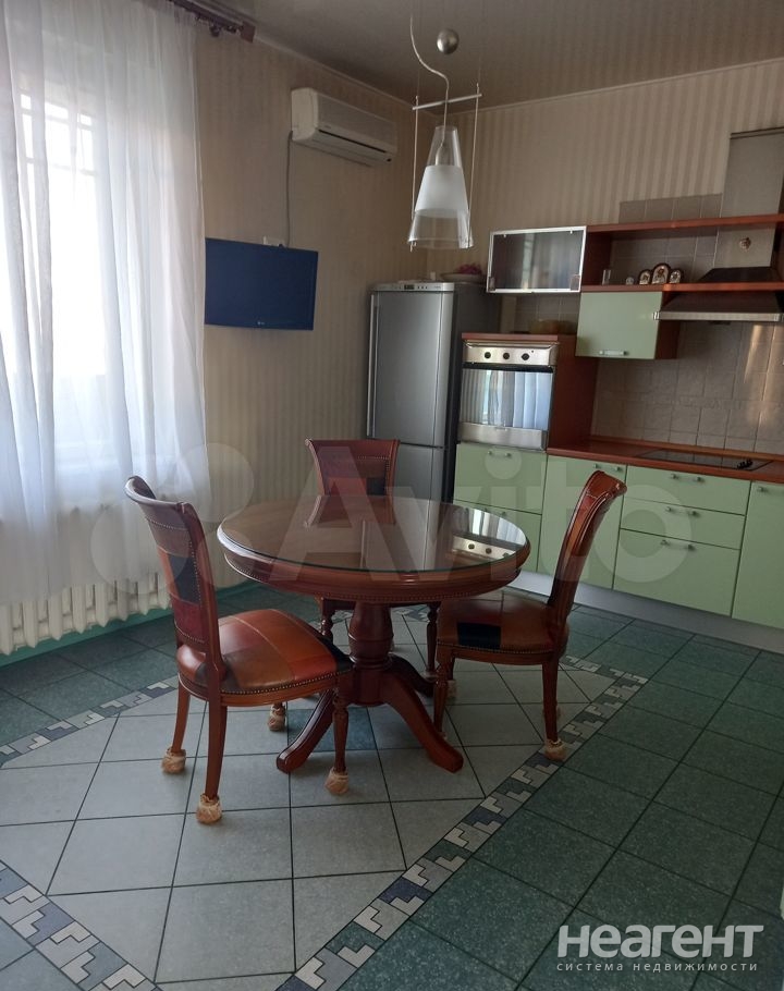 Продается 2-х комнатная квартира, 110 м²