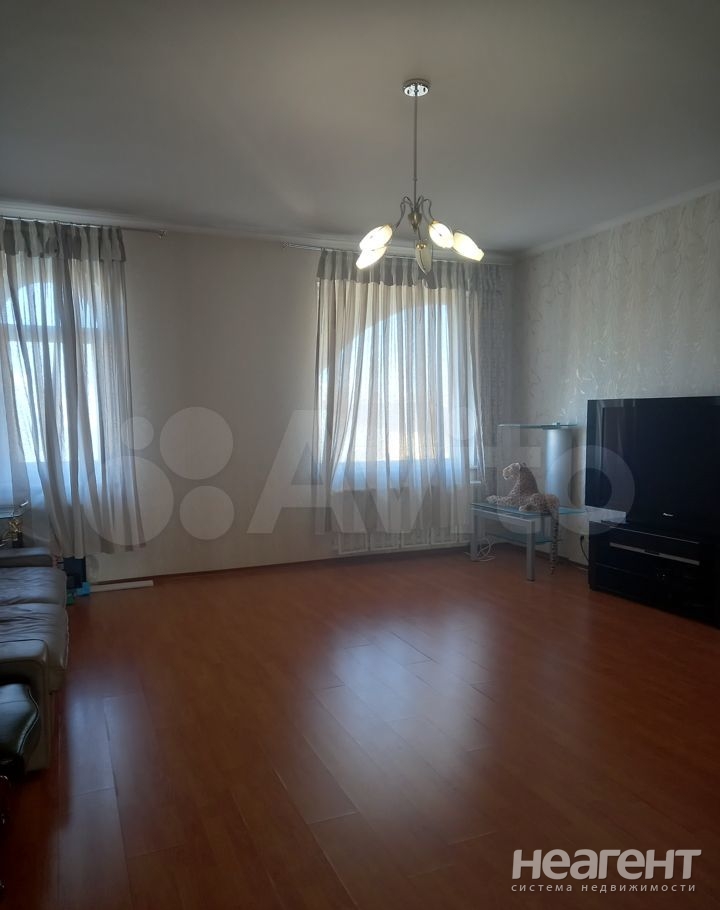 Продается 2-х комнатная квартира, 110 м²