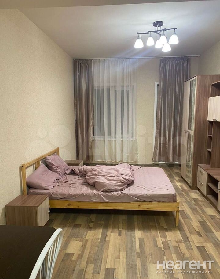 Сдается 1-комнатная квартира, 37 м²