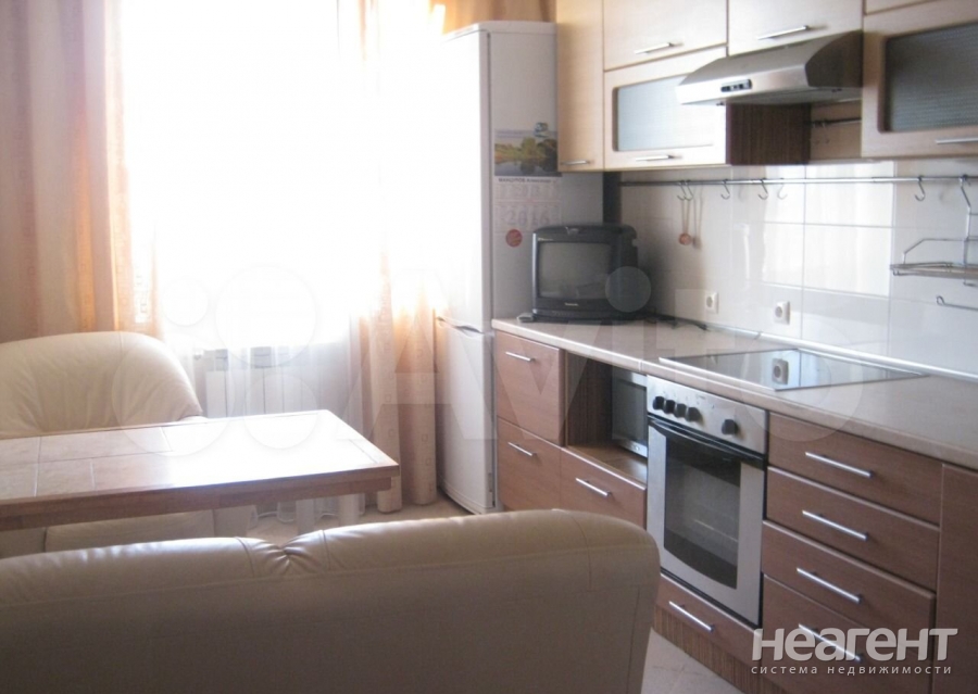 Сдается 2-х комнатная квартира, 72 м²