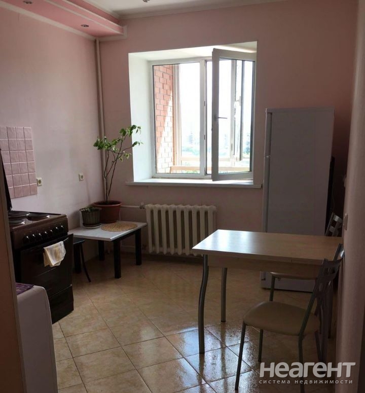 Продается 1-комнатная квартира, 40 м²