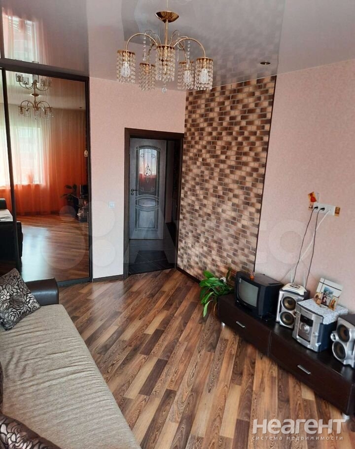 Продается 1-комнатная квартира, 43 м²