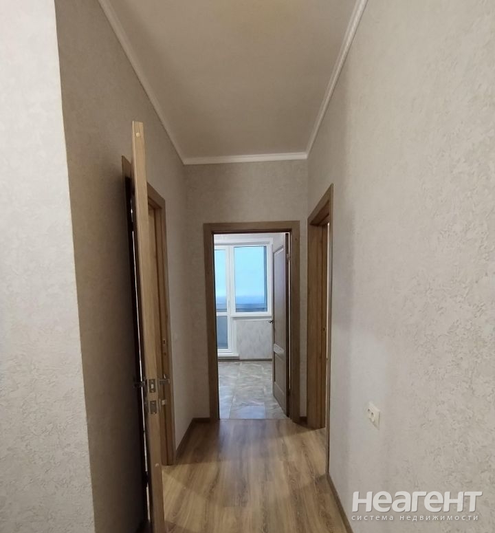 Продается 1-комнатная квартира, 36,8 м²