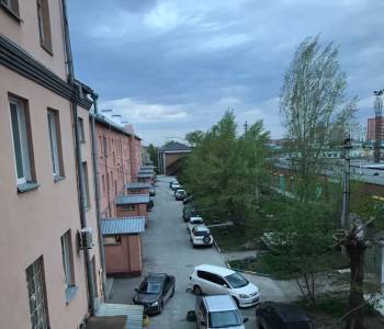 Продается Многокомнатная квартира, 90 м²