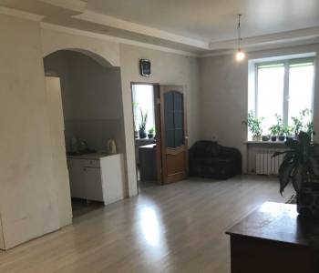 Продается Многокомнатная квартира, 90 м²