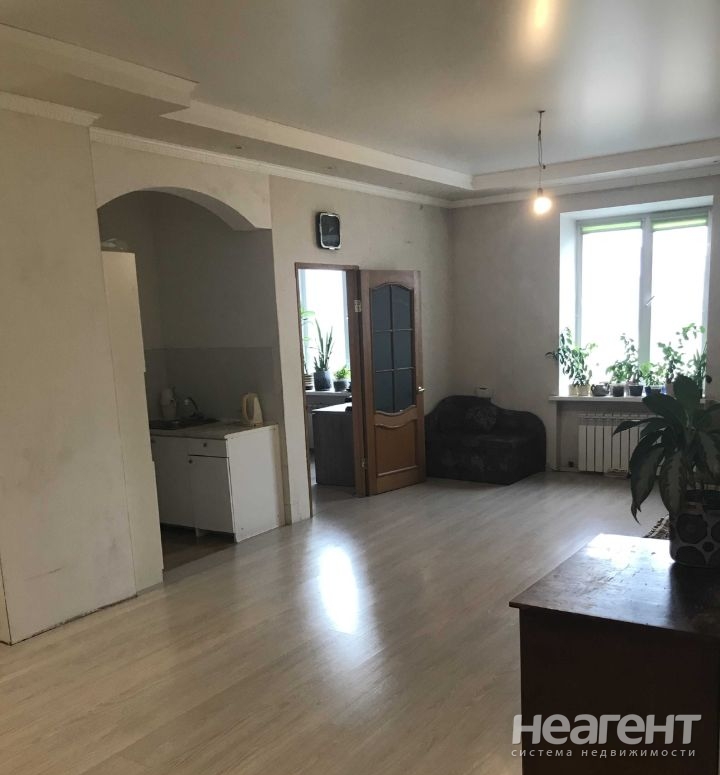 Продается Многокомнатная квартира, 90 м²