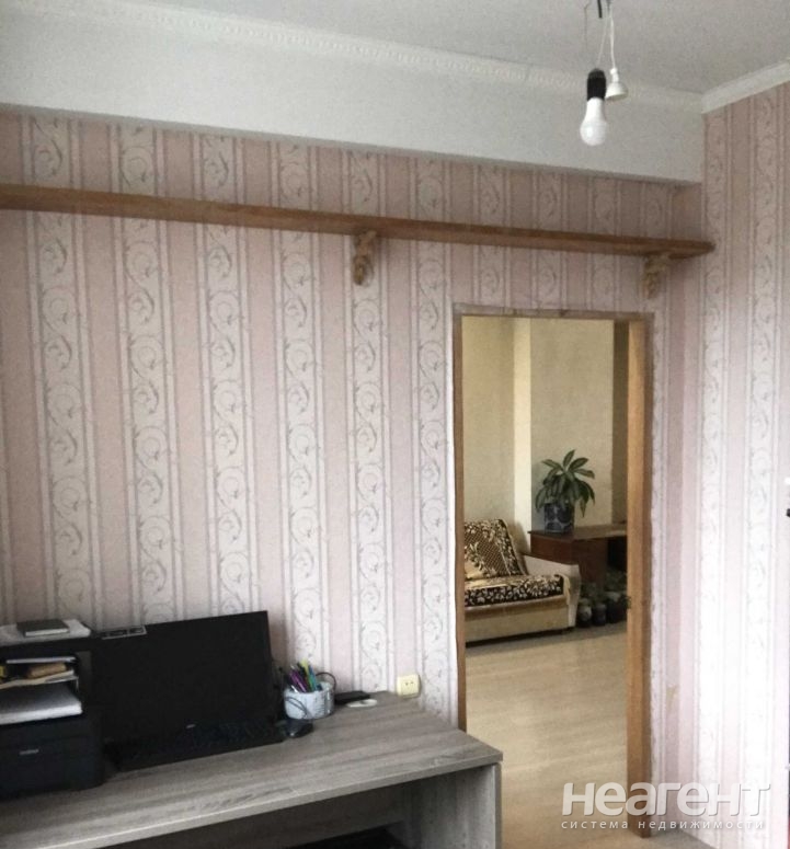 Продается Многокомнатная квартира, 90 м²