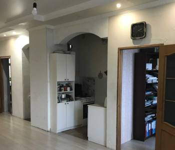 Продается Многокомнатная квартира, 90 м²