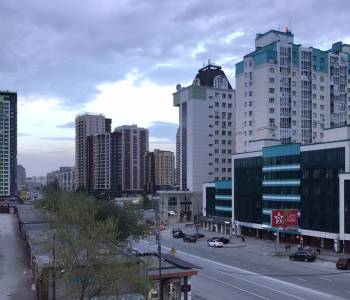 Продается Многокомнатная квартира, 90 м²