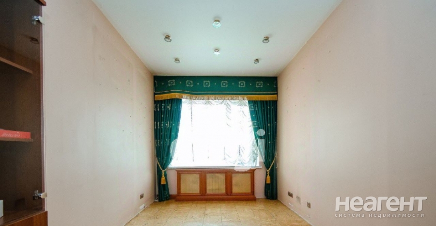 Продается Многокомнатная квартира, 186 м²