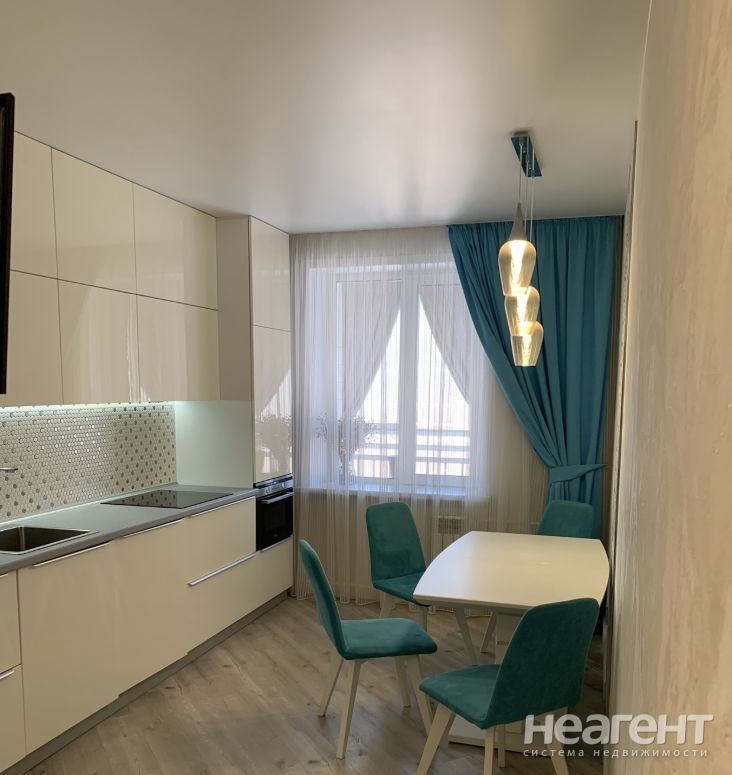 Продается 1-комнатная квартира, 38 м²