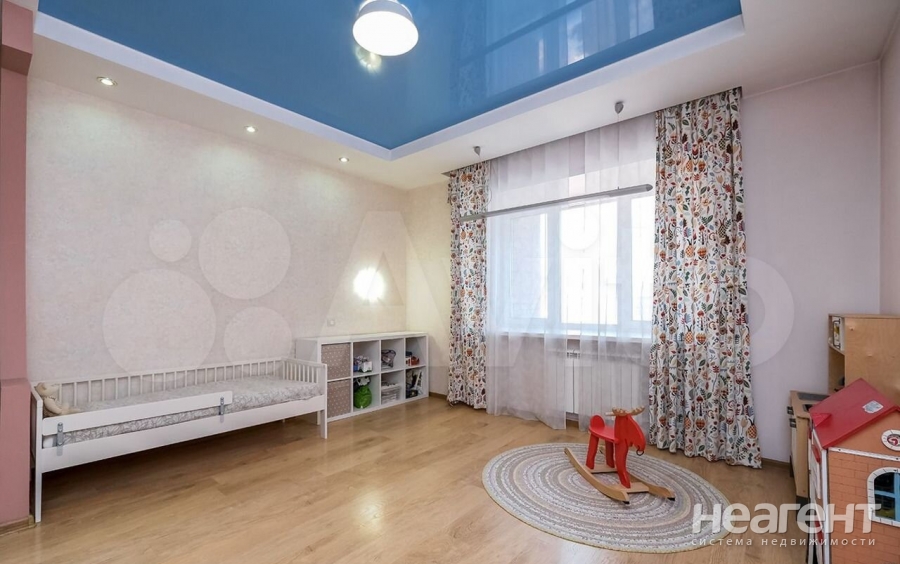 Продается 3-х комнатная квартира, 146 м²