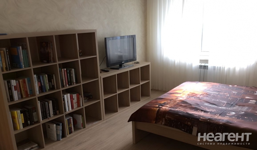 Продается 1-комнатная квартира, 42 м²