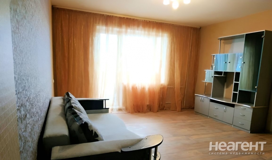 Продается 1-комнатная квартира, 43 м²