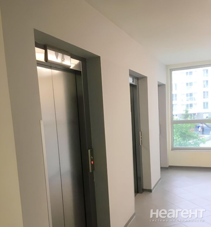 Продается Многокомнатная квартира, 105 м²