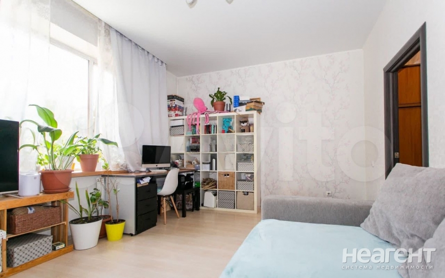 Продается 1-комнатная квартира, 42,2 м²