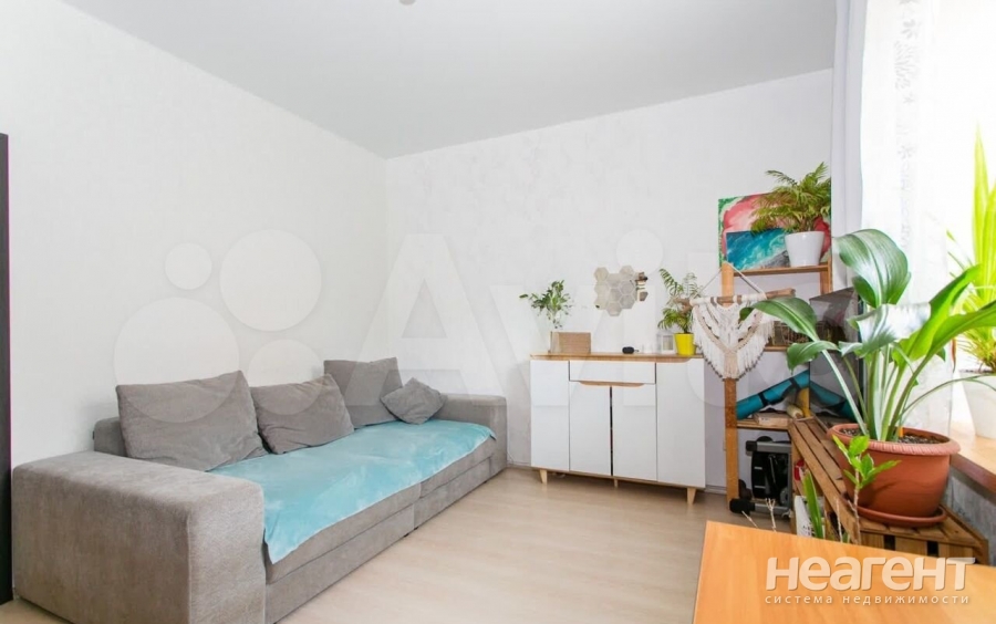 Продается 1-комнатная квартира, 42,2 м²