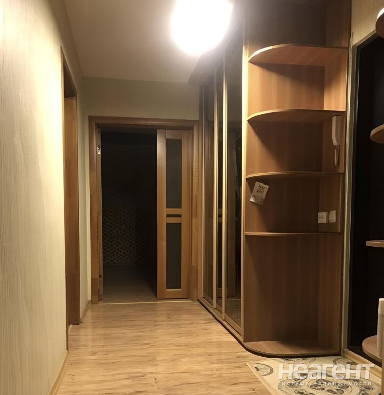 Сдается 2-х комнатная квартира, 64 м²