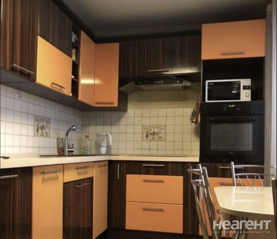 Сдается 2-х комнатная квартира, 64 м²