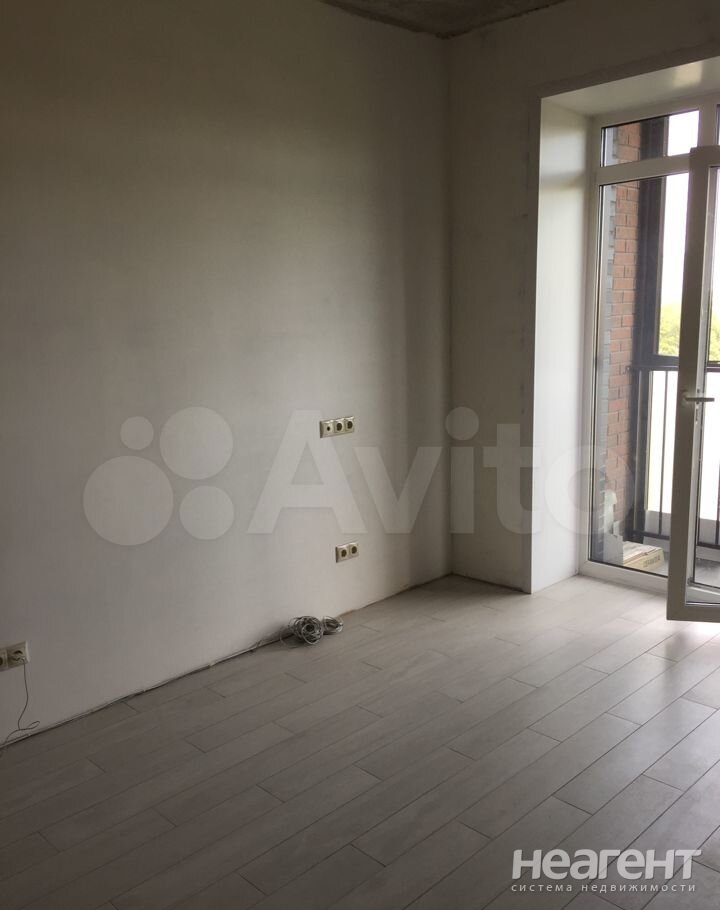 Продается 1-комнатная квартира, 36 м²