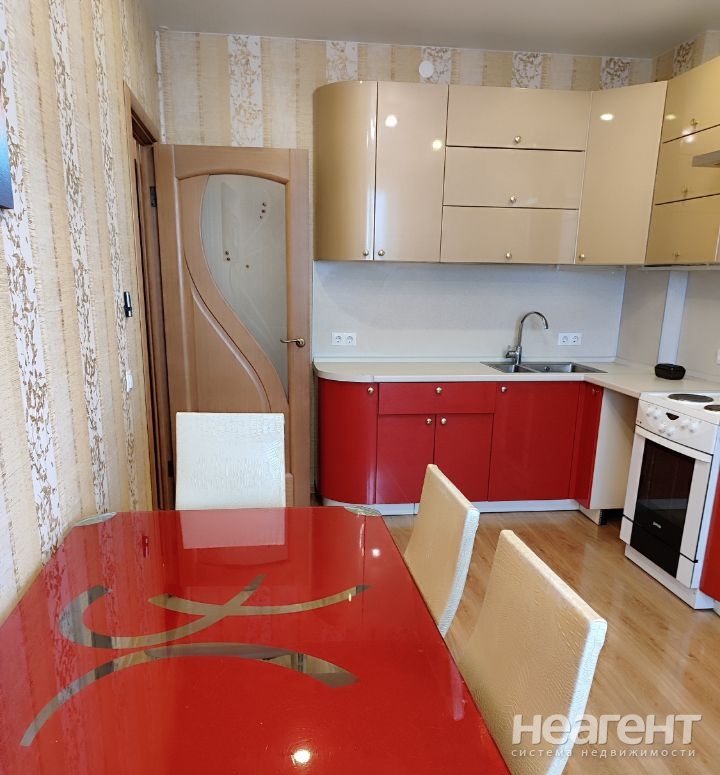 Сдается 2-х комнатная квартира, 61 м²