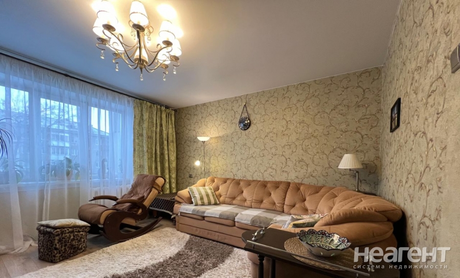 Продается Многокомнатная квартира, 77,6 м²