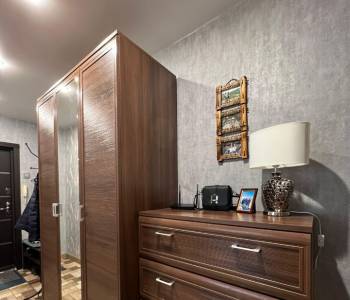 Продается Многокомнатная квартира, 77,6 м²