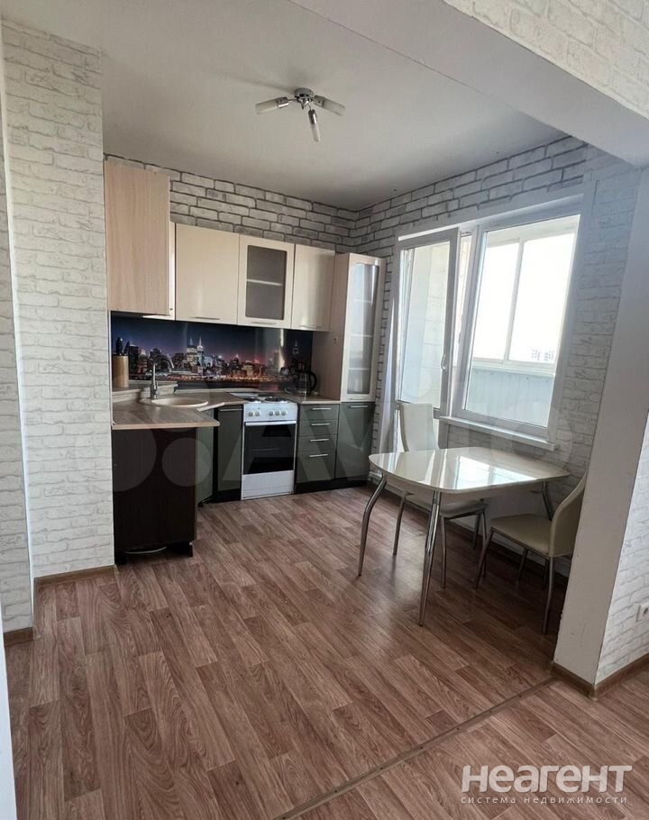 Продается 1-комнатная квартира, 35 м²