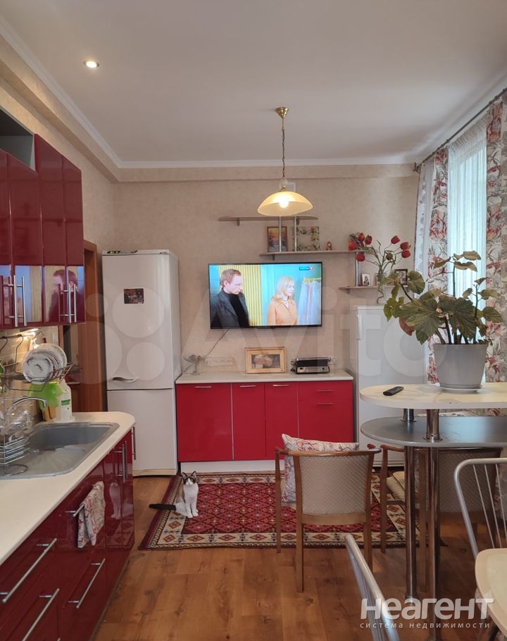 Продается Многокомнатная квартира, 120 м²