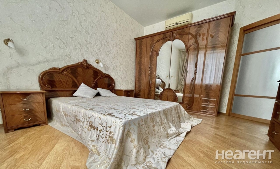 Сдается Многокомнатная квартира, 120 м²