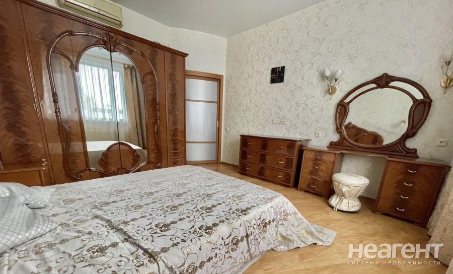 Сдается Многокомнатная квартира, 120 м²